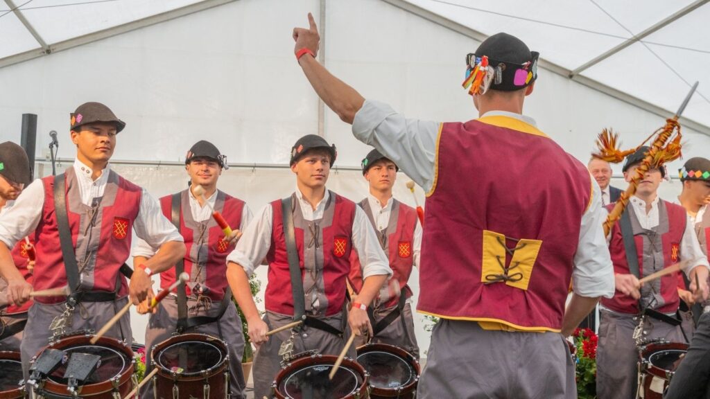 Ein Foto von der Band he Perky Pollyvocs, die bei der Wiedereröffnung die musikalische Begleitung übernahmen